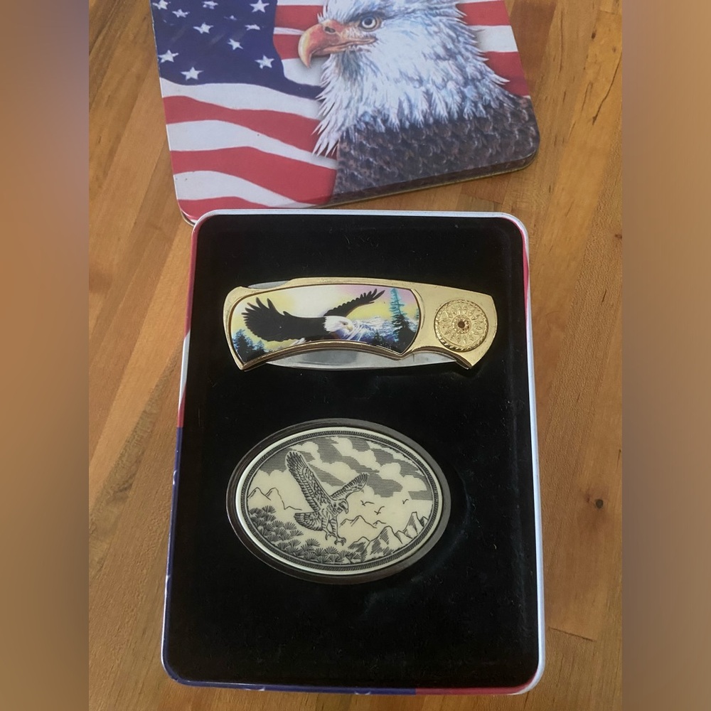 Knife and belt buckle set